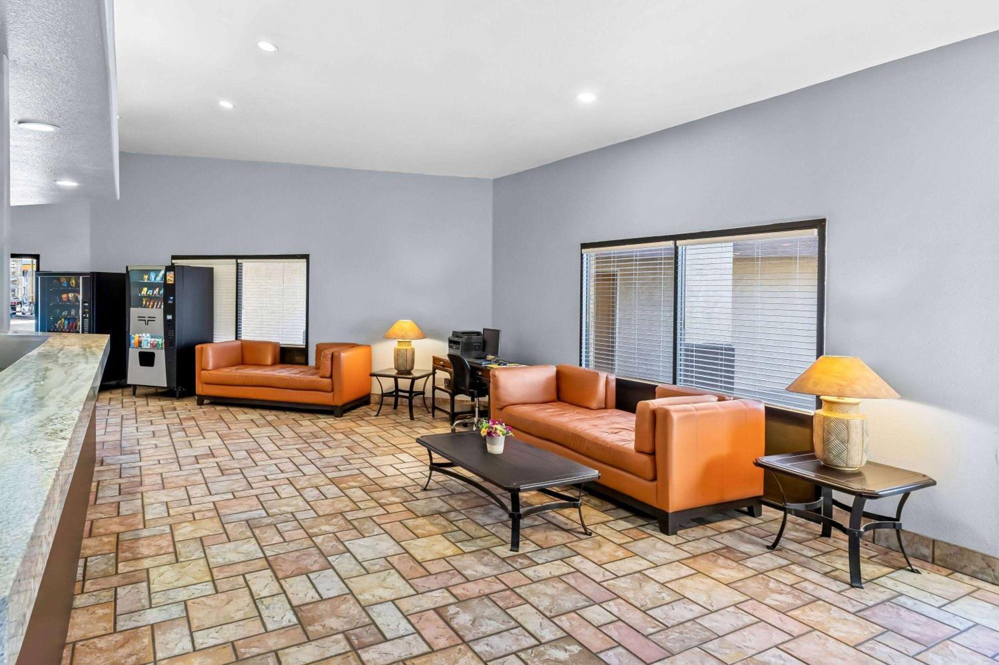 Days Inn By Wyndham Buckeye Exterior foto