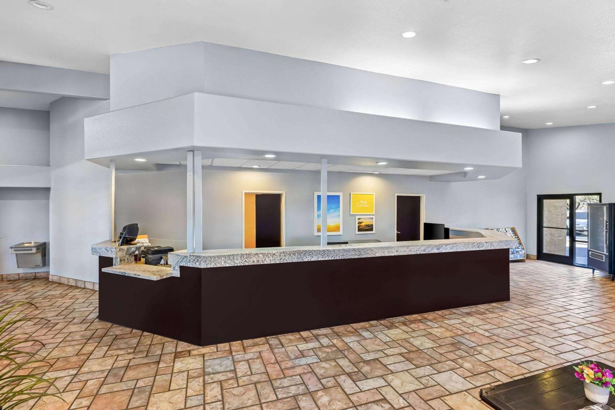 Days Inn By Wyndham Buckeye Exterior foto